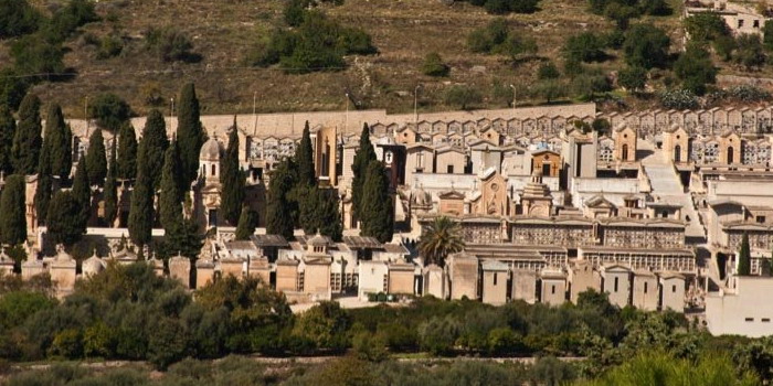 78enne muore al cimitero mentre andava alla tomba della moglie