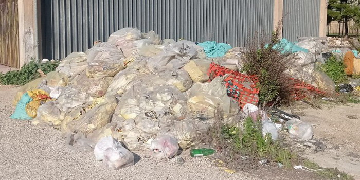 Maxi discarica di rifiuti speciali nell’area del mercato dei Fiori a Vittoria