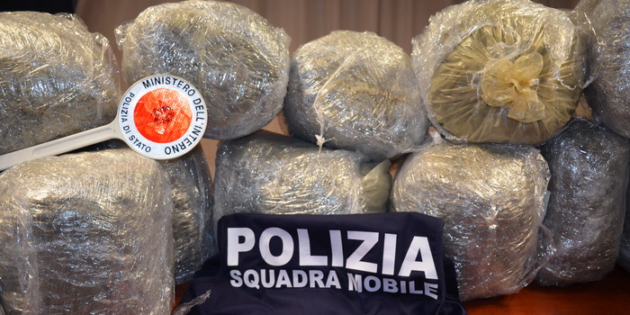 Un arresto e 44 chili di droga da 300.000 euro sequestrati a Ragusa