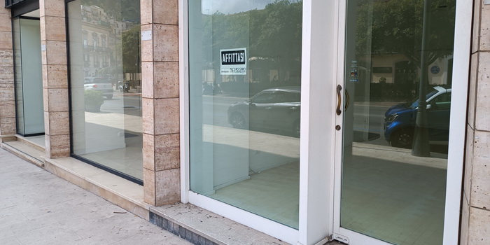 A Ragusa, Modica e Vittoria troppi locali chiusi con i cartelli “Affittasi”. La crisi continua a mordere