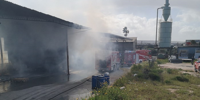 2 incendi nel Vittoriese e scontro tra 2 camion con altrettanti feriti di cui uno grave portato a Catania