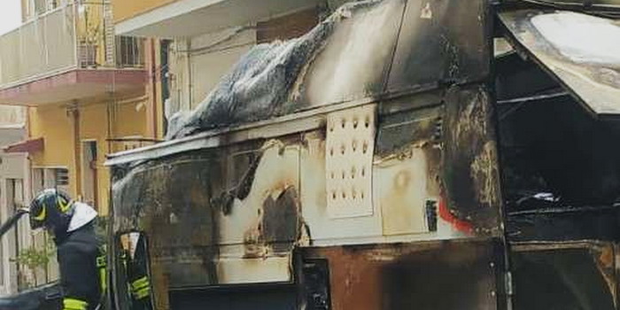 Scoppia bombola del gas nel furgone per la vendita di panini a Ispica