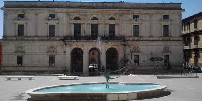 Scippi in centro storico superiore, al quartiere dei Cappuccini, e risse in piazza Poste a Ragusa