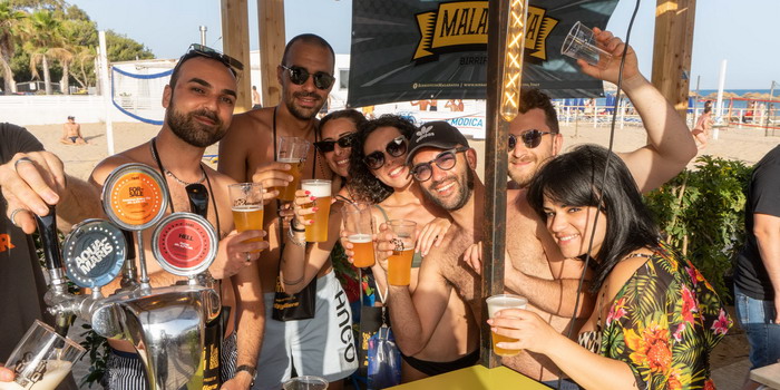 Conto alla rovescia per l’avvio di Schiuma, il festival dedicato alla birra artigianale fronte mare e piedi sulla sabbia a Sampieri. Un allegro anticipo d’estate!
