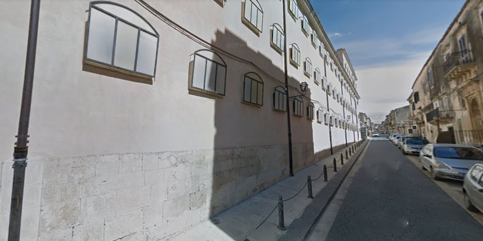 Nel carcere di Noto un detenuto sferra calci e pugni a 3 poliziotti penitenziari. La protesta del sindacato di categoria