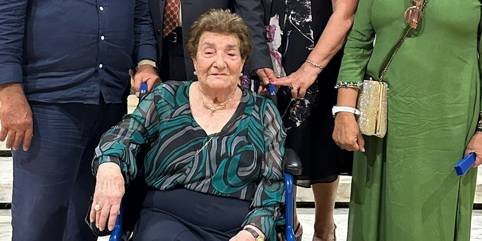 Un’altra centenaria festeggiata a Santa Croce. La signora Francesca Scillieri, ex maestra delle elementari, ha fatto 100!