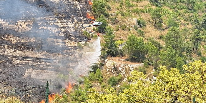 Mezza provincia in fiamme per oltre 24 ore. A fuoco pure un’ampia zona a Maganuco e le campagne di Vittoria
