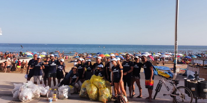 Liberare il pianeta dalla plastica: iniziativa molto partecipata dell’associazione PlasticFree a Marina di Ragusa