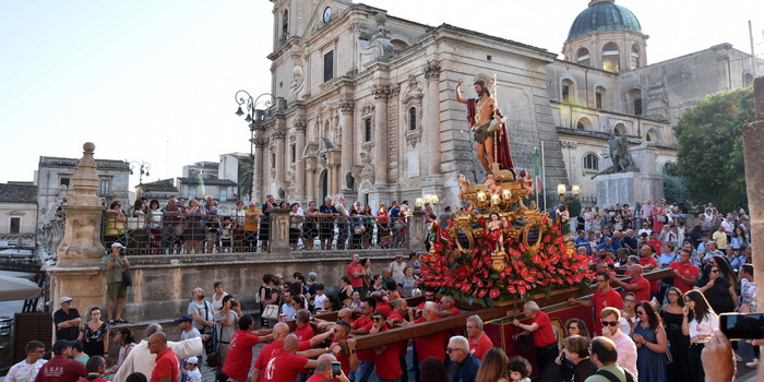 Ragusa celebra il suo amato Patrono San Giovanni Battista: centinaia di fedeli alle processioni. Ecco il programma