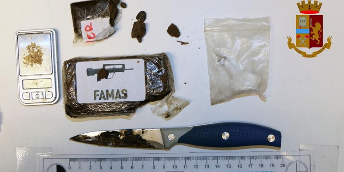 Arrestato dalla polizia un 30enne di Acate trovato con 120 grammi di hashish, 5 di cocaina e dosi pronte per lo spaccio in casa