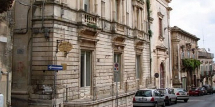 Danneggiato l’ex ospedale San Martino a Modica Alta. L’Asp di Ragusa sporge denuncia contro ignoti ai carabinieri