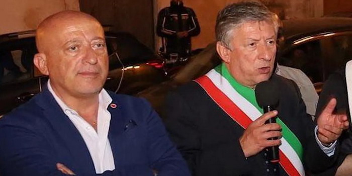 Le improvvise dimissioni dell’assessore Carmelo Denaro hanno colto di sorpresa Leontini