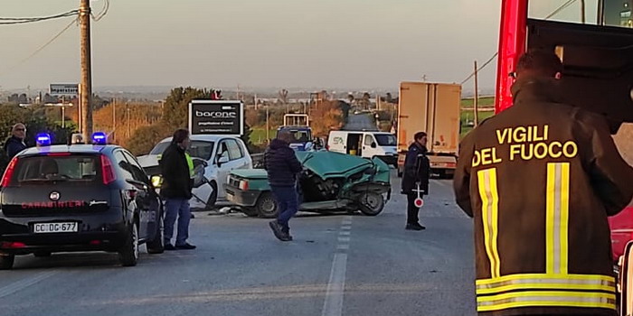 Incidente stradale sulla provinciale Comiso Santa Croce: coinvolti un tir e 2 auto. Un ferito grave