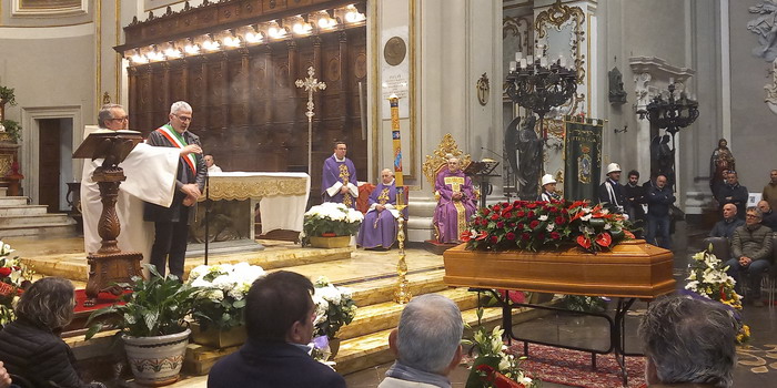 L’addio di Ragusa al Maestro Giuseppe Leone: i funerali celebrati in una cattedrale gremita
