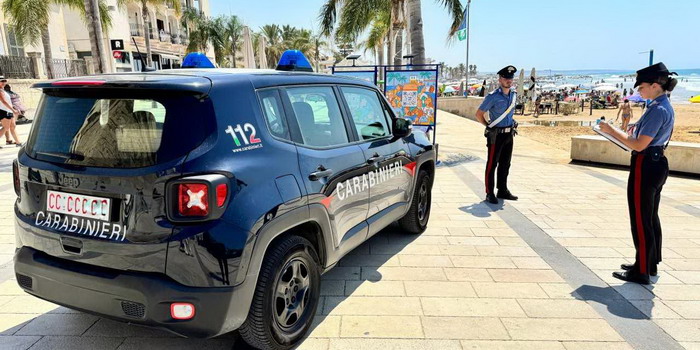 Rubavano monopattini elettrici, biciclette e carte di credito a Marina di Ragusa: arrestati