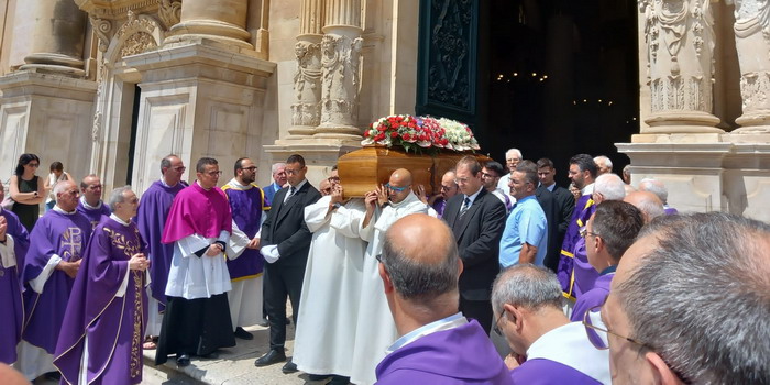 A Ragusa l’ultimo e commosso saluto a Don Nunzio Scrofani