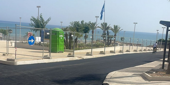 Inaugurata la nuova piazza Mediterraneo a Marina di Modica. Ma i commercianti si sentono danneggiati e chiedono risarcimenti