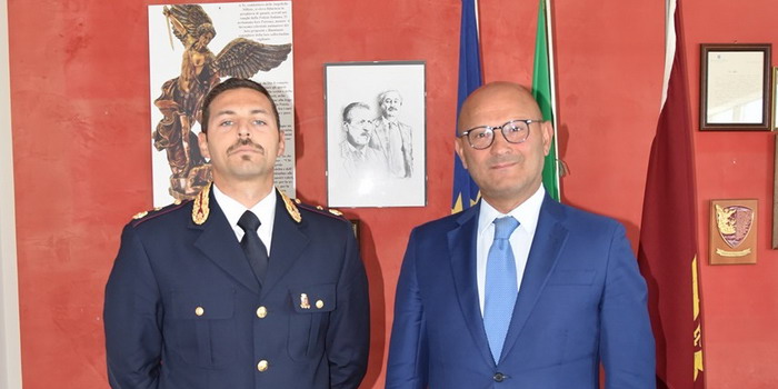 Un nuovo commissario capo assegnato dal dipartimento della pubblica sicurezza alla questura di Ragusa: è Giovanni Di Giorgio, 29enne ragusano. Il benvenuto del questore