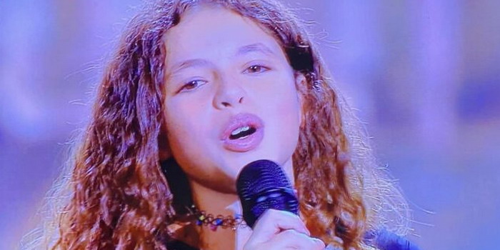 La piccola Beatrice di Ragusa ha esordito a “Io Canto Generation” su Canale 5 cantando con Anna Tatangelo