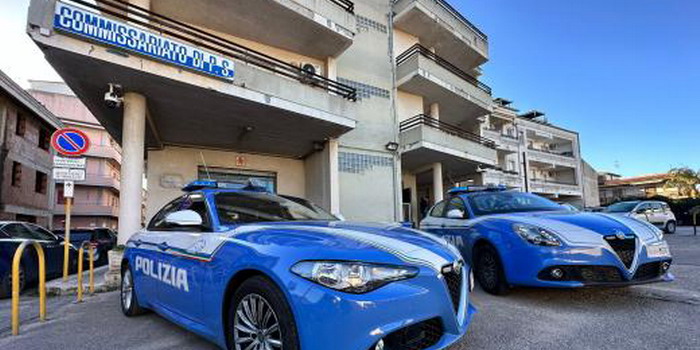 Disoccupato e già sorvegliato speciale “arrotondava” a Vittoria spacciando hashish e cocaina direttamente da casa: arrestato con un ingente quantitativo di droga