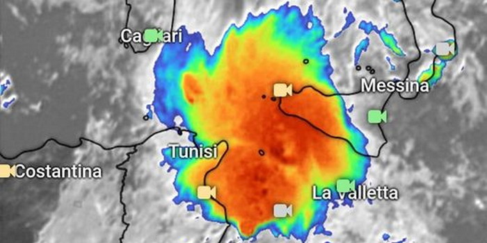 Temporale nel Canale di Sicilia esteso quasi 3 volte le dimensioni dell’isola. Non dovrebbero esserci piogge in provincia di Ragusa