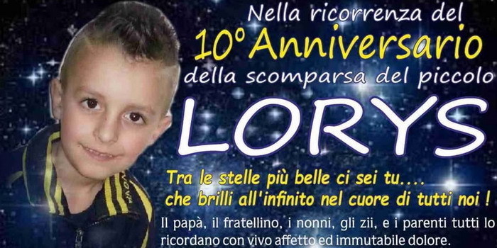 10 anni senza Lorys: il bambino ucciso a Santa Croce Camerina dalla mamma nel 2014 oggi sarebbe maggiorenne. Una messa in suffragio