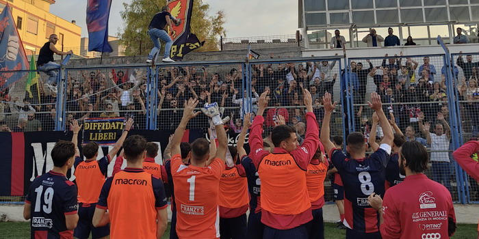 Un Modica Calcio bellissimo asfalta il Real Siracusa con un roboante 6 a 2 e si porta a meno 1 dal Milazzo