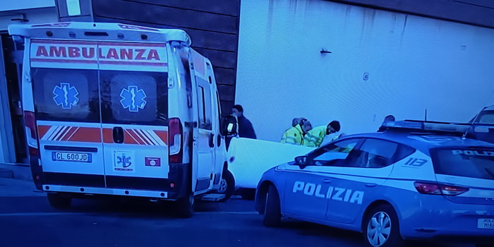 Non ce l’ha fatta la donna travolta da un mezzo pesante al polo commerciale di Modica nel piazzale di un supermercato. Aperto fascicolo