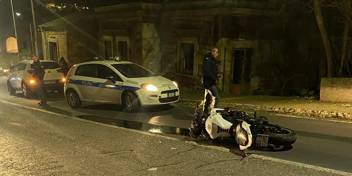 Incidente stradale nel giorno di Natale in via Nazionale a Modica: un uomo in moto finisce contro un muro e impatta su un veicolo