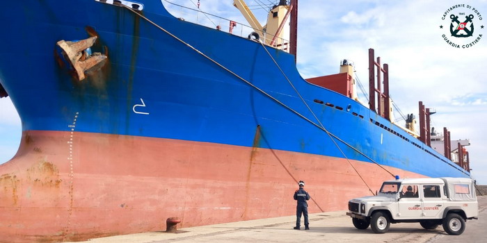 Nave mercantile turca bloccata al porto di Pozzallo dalla Capitaneria per gravi irregolarità sulla sicurezza della navigazione