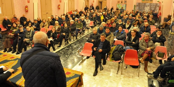 Partecipato incontro dei cittadini sul dissesto a Modica alla Domus Petri. Preoccupano un ulteriore aumento delle tasse (già alle stelle) e le bollette pazze di tari e acqua. Critiche feroci