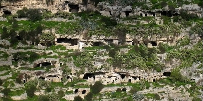 8 milioni per valorizzare le grotte di Chiafura