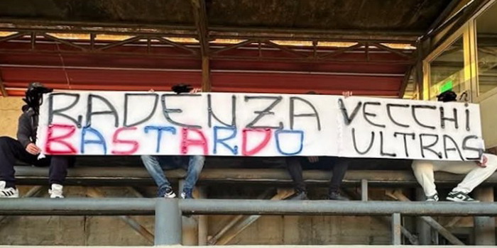 Clima teso in vista del big match d’alta classifica tra Modica Calcio e Milazzo: striscioni offensivi contro la dirigenza rossoblù