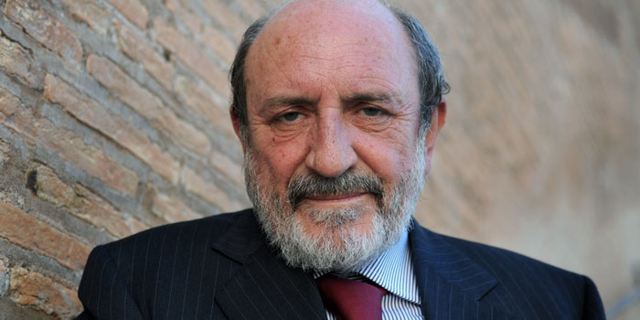 Educazione e formazione temi cruciali nella società giovanile odierna. Ne parlerà il filosofo Umberto Galimberti al Teatro Tenda a Ragusa