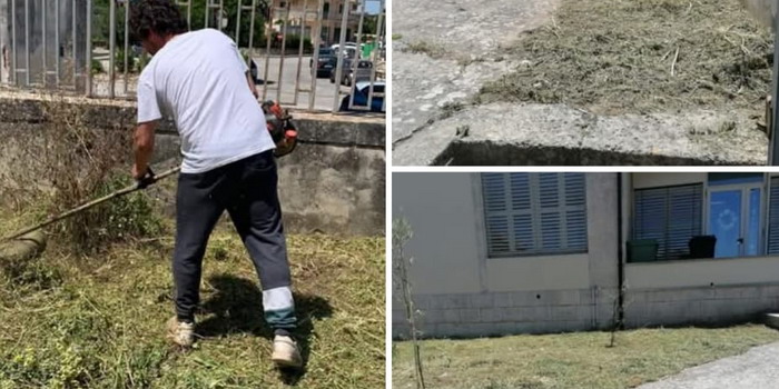 Il papà di un alunno del plesso elementare Gianforma di Frigintini ripulisce gli spazi esterni della scuola da erbacce, rovi e sterpaglie