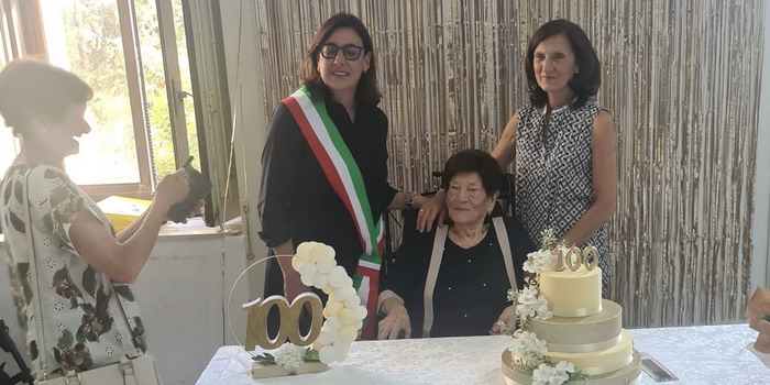 Modica sempre più città di centenari: festeggiato il secolo di vita della signora Giovanna Roccasalva