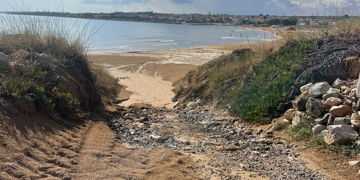L’allarme della Dc: “Le spiagge modicane rischiano al momento di perdere l’assegnazione della Bandiera blu se non si agisce subito”