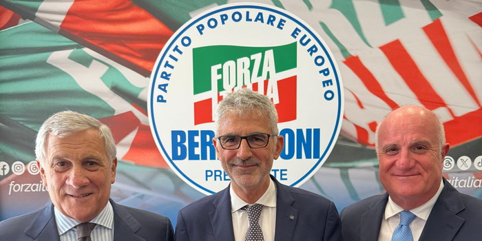 E’ ufficiale, il sindaco di Ragusa Peppe Cassì abbandona il civismo, aderendo a Forza Italia. Soddisfatto il segretario nazionale Tajani