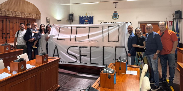 Emergenza acqua a Vittoria: i consiglieri comunali di FdI occupano l'aula consiliare contro la carenza idrica