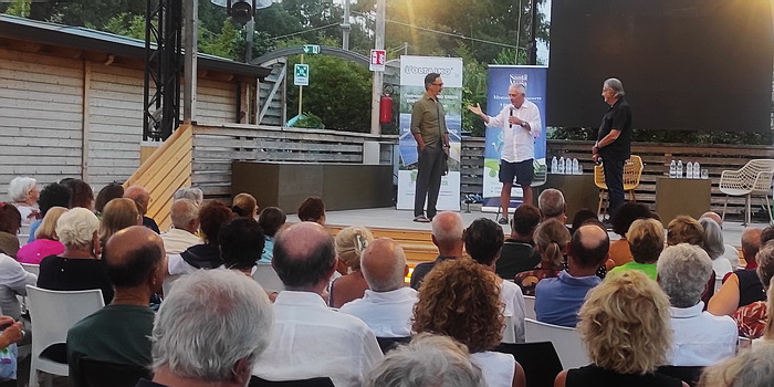 Il centenario dello scrittore Camilleri, “papà” del commissario Montalbano, celebrato a Sampieri con l’attore Mazzotta e il giornalista Crosetti