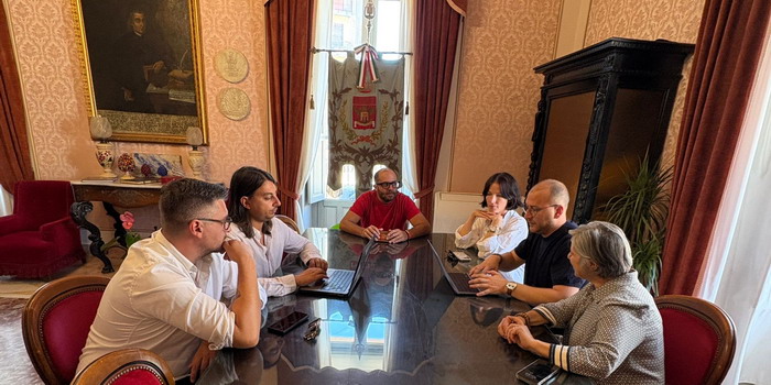 Evento internazionale a Modica: al Castello dei Conti arriva Nina Kraviz, l’artista da oltre 2 milioni di follower su Instagram