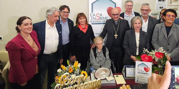 I 111 anni della signora Rosaria Martorana a Ragusa, la più longeva in Sicilia e tra le prime 15 super centenarie in Italia I 111 anni della signora Rosaria Martorana a Ragusa, la più longeva in Sicilia e tra le prime 15 super centenarie in Italia