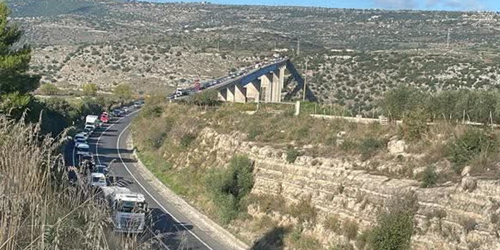 Traffico veicolare paralizzato con code chilometriche e attese fino a un'ora sul ponte Costanzo e sul viadotto Guerrieri a Modica