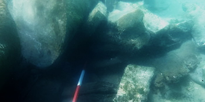 Al largo di Kamarina è stato individuato un antico relitto romano del II sec. d.c. E’ una “Navis lapidaria” inabissata da oltre 1.800 anni Al largo di Kamarina è stato individuato un antico relitto romano del II sec. d.c. E’ una “Navis lapidaria” inabissata da oltre 1.800 anni