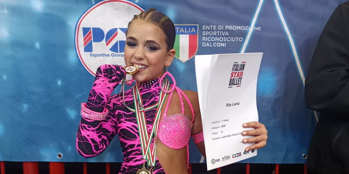 Ballerina provetta a soli 8 anni: i primi posti conquistati dalla piccola modicana Rita Lania all’Italian Star Ballet Ballerina provetta a soli 8 anni: i primi posti conquistati dalla piccola modicana Rita Lania all’Italian Star Ballet