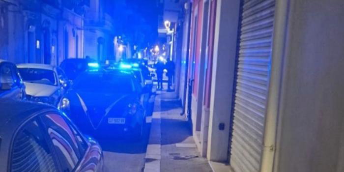Polizia, carabinieri, guardia di finanza e vigili urbani cinturano il centro di Vittoria per scovare gli affitti irregolari, lo spaccio di droga e la prostituzione