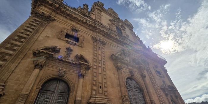 Tutto pronto a Modica per la Santa Messa del 2 novembre in diretta su Rai 1 Tutto pronto a Modica per la Santa Messa del 2 novembre in diretta su Rai 1