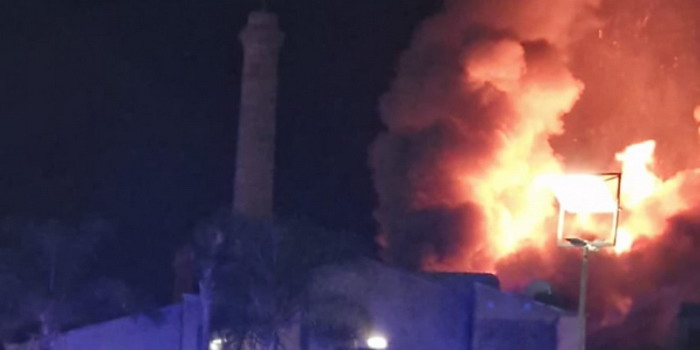 Inchiesta sull’incendio che ha distrutto una parte del centro fieristico le Ciminiere di Catania. In cenere anche il teatro “Ciotolone” Inchiesta sull’incendio che ha distrutto una parte del centro fieristico le Ciminiere di Catania. In cenere anche il teatro “Ciotolone”