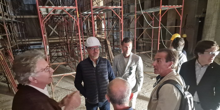 Sopralluogo del Pd all’ex cinema Marino a Ragusa: “Abbiamo riscontrato anomalie e lavori fatti male a causa di errori progettuali”. L’assessore Giuffrida respinge le accuse