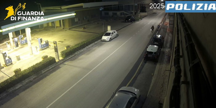 Modica: incendio aggravato e danneggiamento i reati contestati al 53enne arrestato per aver dato fuoco alle auto della guardia di finanza Modica: incendio aggravato e danneggiamento i reati contestati al 53enne arrestato per aver dato fuoco alle auto della guardia di finanza